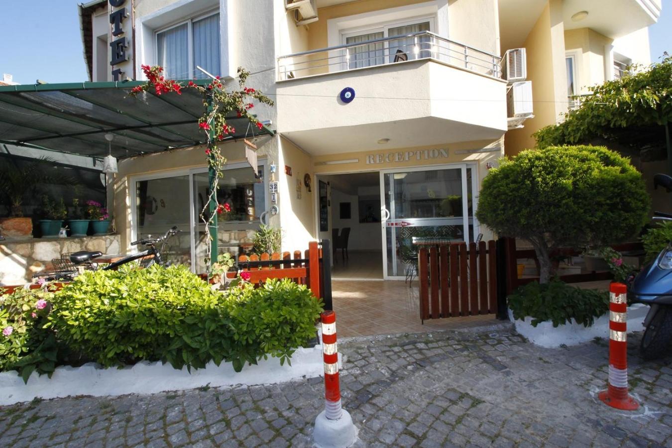 Bonapart Hotel Кешме Экстерьер фото